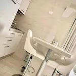 Apartamento Via Riccardo Lombardi 29 *